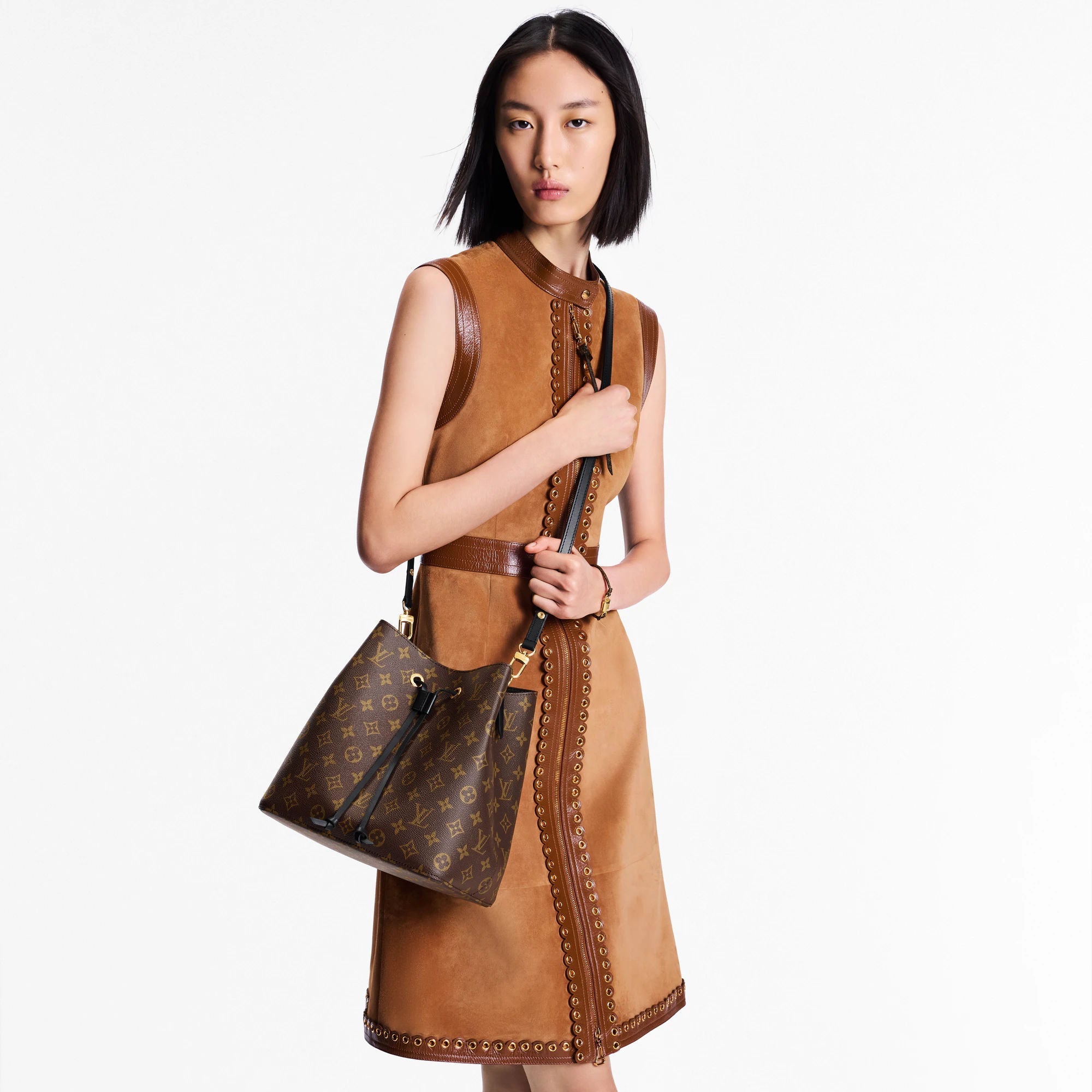 NéoNoé MM Monogram Coated Canvas Black Gold-Color Hardware