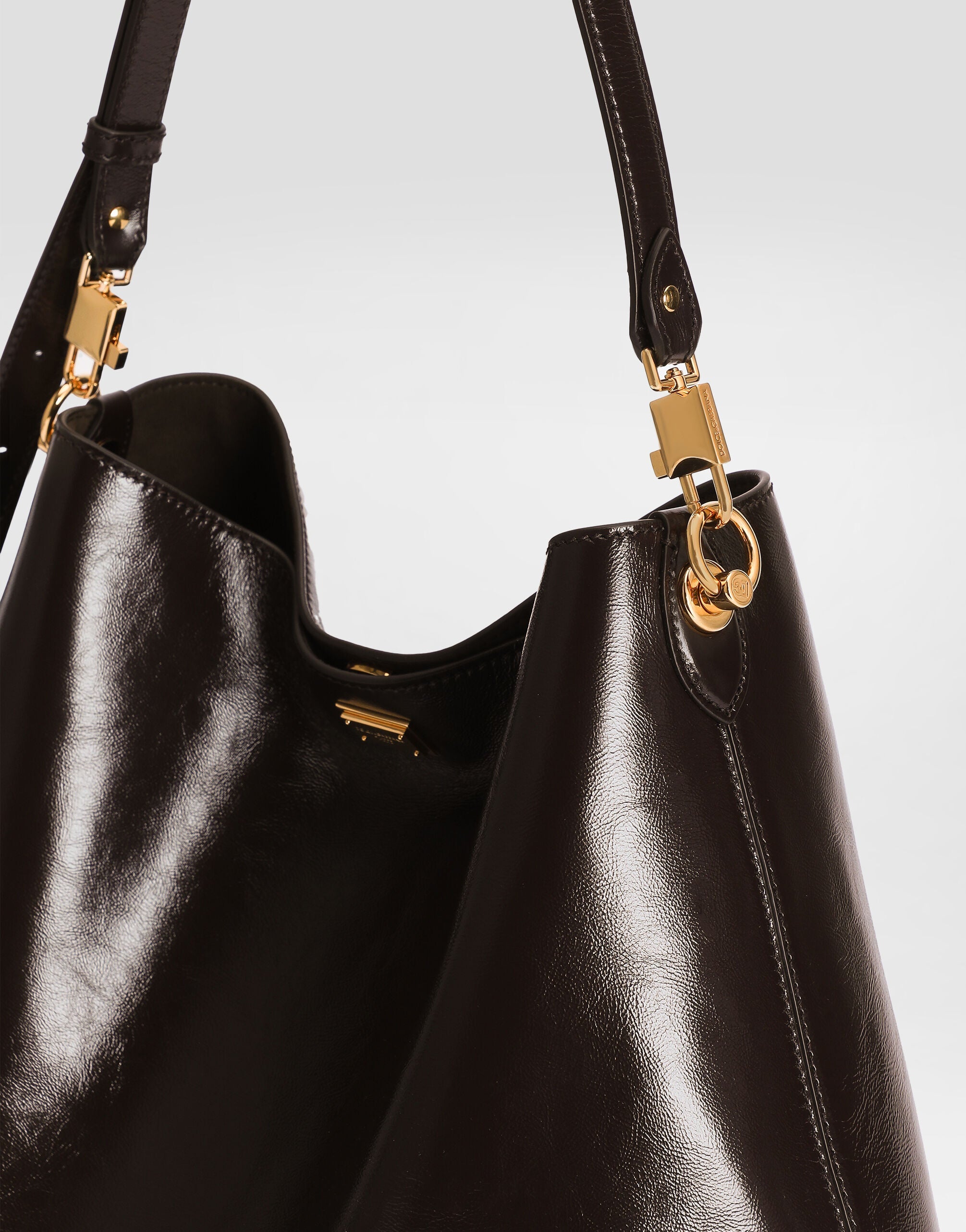 Large Vittoria Shoulder Bag Calfskin Brown Vintage Brass Hardware